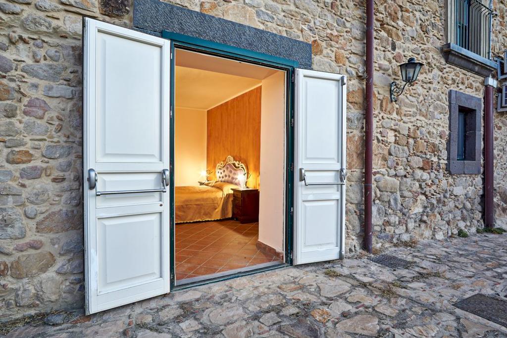 Agriturismo Conte Ruggero Villa Centuripe Bagian luar foto