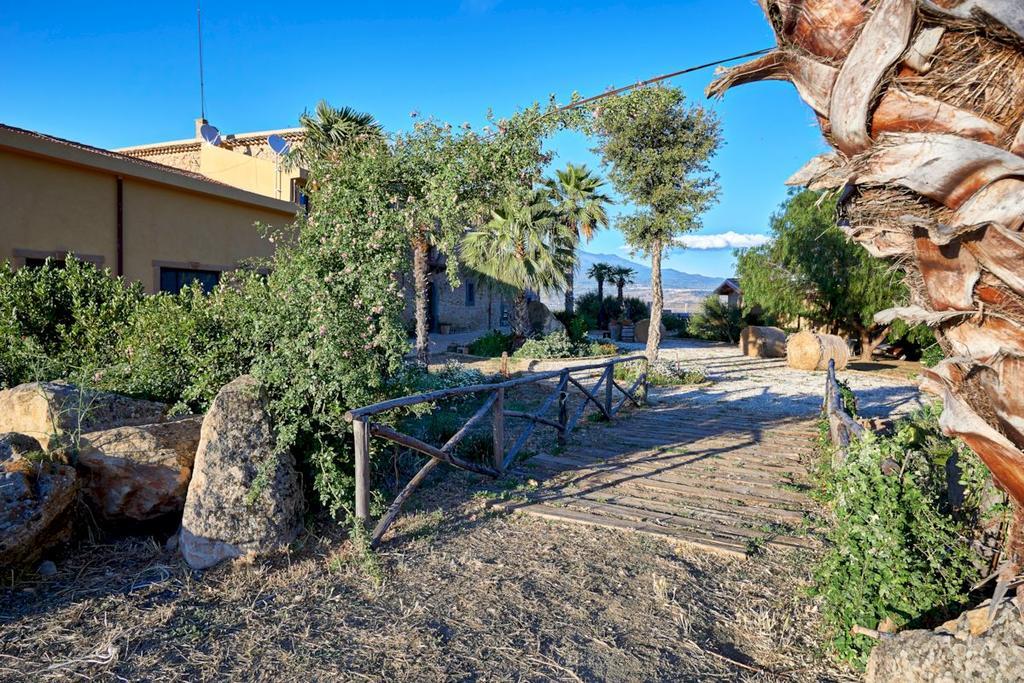 Agriturismo Conte Ruggero Villa Centuripe Bagian luar foto